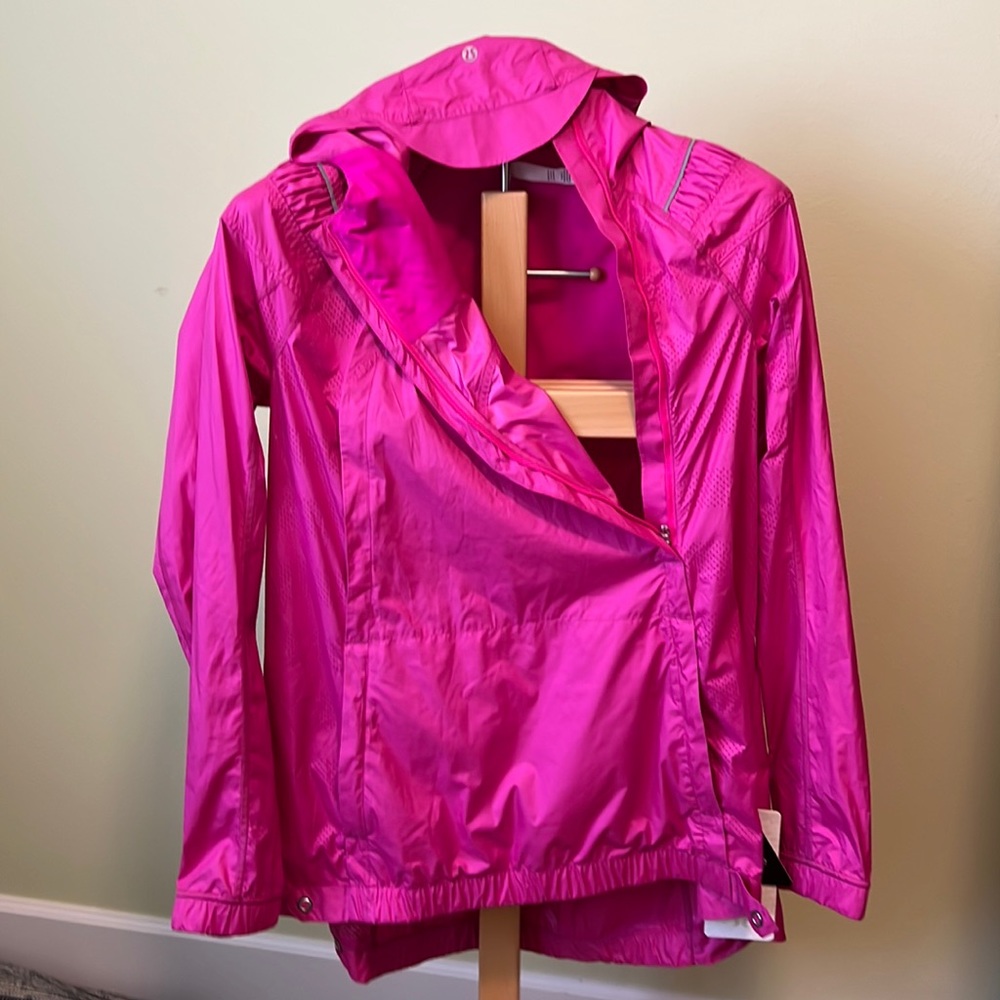 LULU LEMON  PACK AND GO PULLOVER. Size 8 BNWT